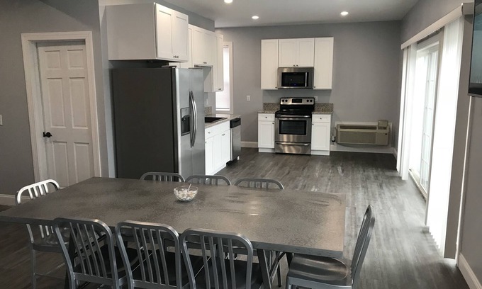 Watkins Glen House | 144 S. Monroe St., Watkins Glen