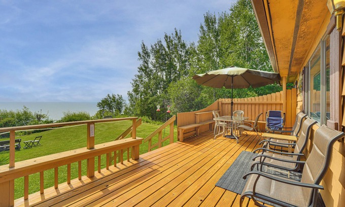 Palmers Apartment | 15 Mi to Duluth: Lake Superior Beachfront Home!