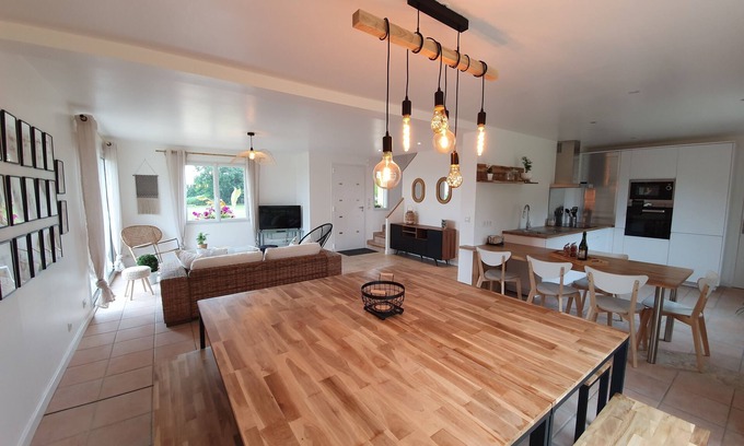 Plouegat-Moysan House | 15-person house in the countryside 10 km from the beach