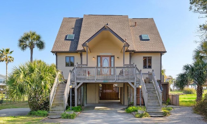 Folly Beach House | 1511 Forrest Ave - Sea Caught The Katy - Private Pool- Ocean View