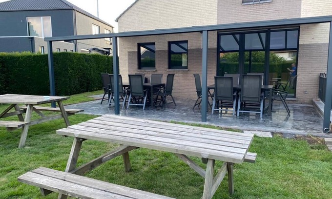 Laak House | 17p, 11 beds, 2 Bath-, 1 Livingroom
