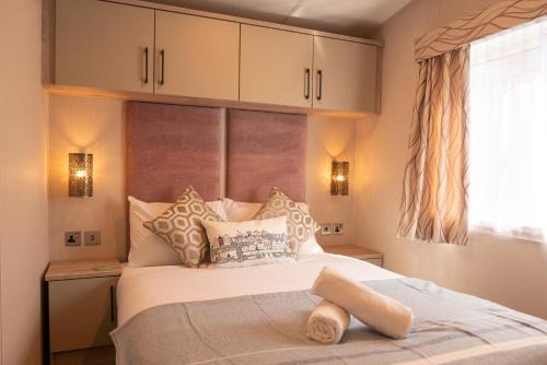 Mullacott House | 18 Ocean Terrace Lodge - 2 Bed-Sleeps 4-TJS18OT