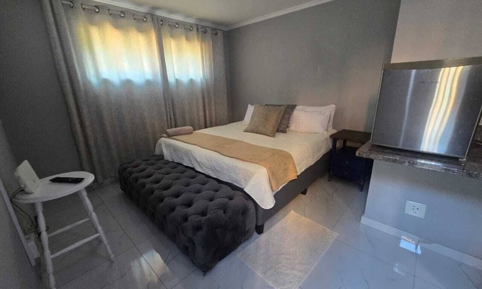 Constantia Kloof House | 180 Degrees View on The Kloof – 5-Bedroom Luxury Home with a View in Roodepoort
