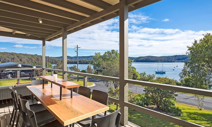 Narooma House | 19 Lakeview Drive Narooma