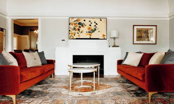 Midtown House | 1905 Home w/Modern Touches | Near Pearl & DT | 4 King Beds | Splash Pool