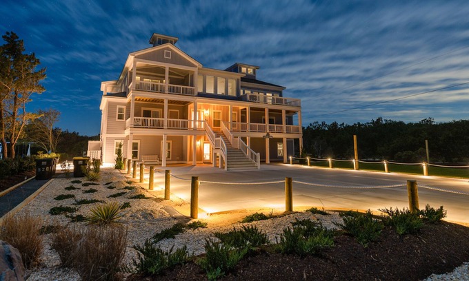 Ocean Sands House | 1920 - Captain's Corner, a stunning 11-bed Corolla, NC, private pool, game room, theatre room