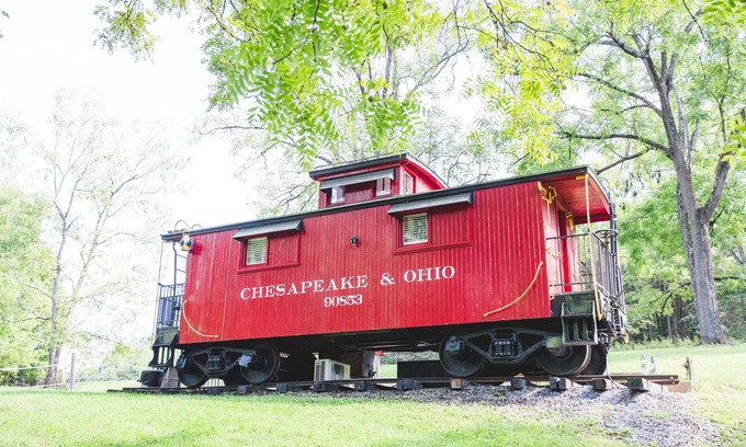 Natural Bridge House | 1926 C&O Guest Caboose -new listing!
