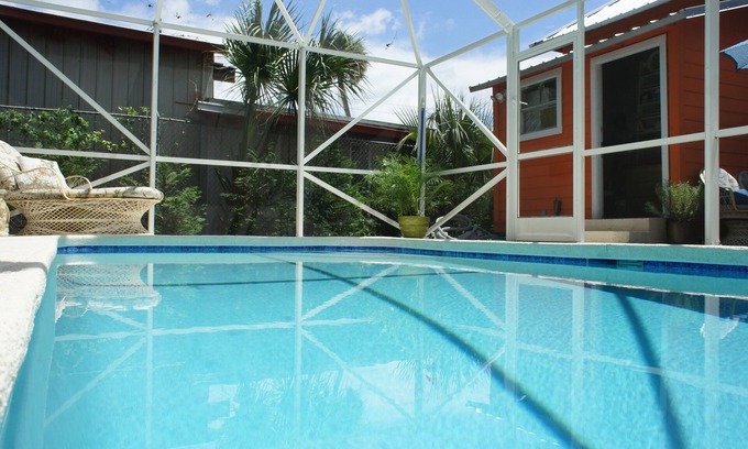 St. Augustine House | 1930's Little-O-Cottage with pool,near historic downtown and the beach