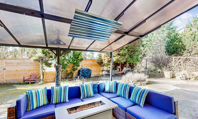 West End House | 1940s cottage with oak flooring, grill, hammock, & water views - dog-friendly