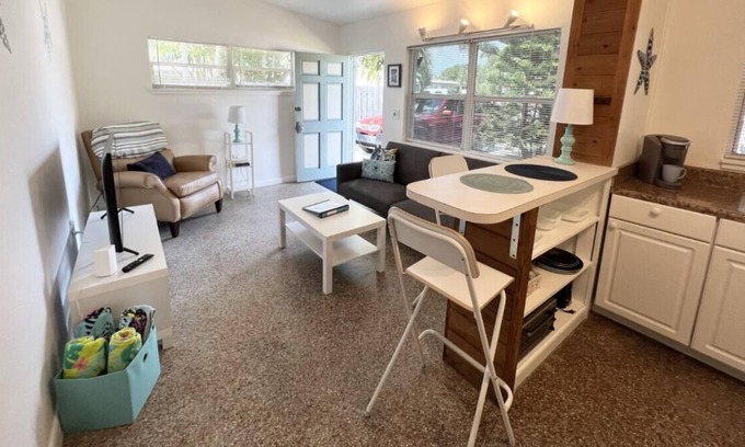 Cocoa Beach Cottage | 1B/1B Close to Beach and Downtown Cocoa Beach