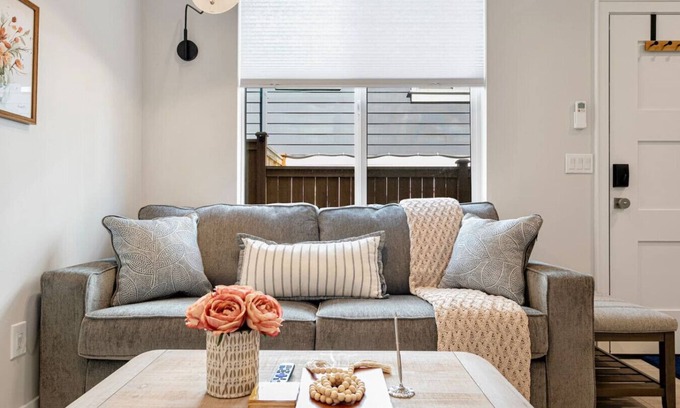 Wedgwood House | 1b1b Cozy Unit in Ravenna close to U District