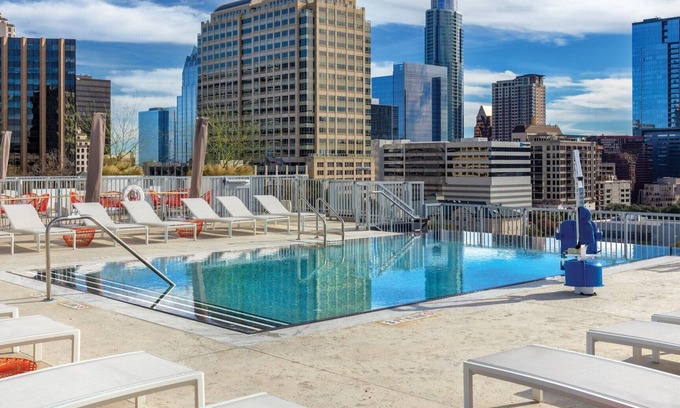 Civic District Resort | 1BD/Austin - Rooftop Pool & Firepit, BBQ!