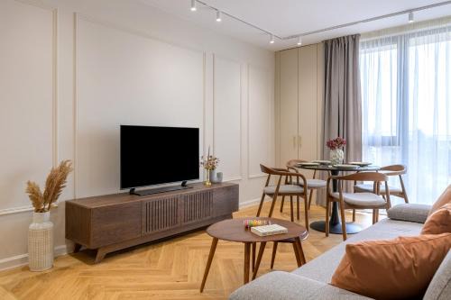 Saints Constantine and Helena Apartment | 1BD Modern Serenity in Azur Delux Complex by Flat Mаnаger