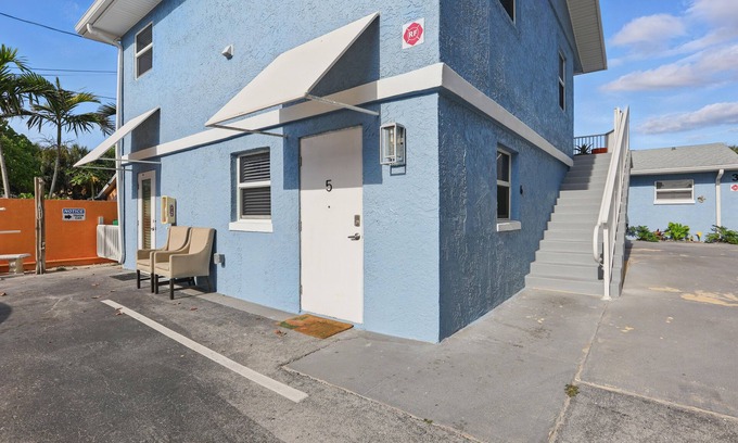Cocoa Beach Cottage | 1Bed/1Bath, Downstairs, Steps to the Ocean, Perfect for Couples!