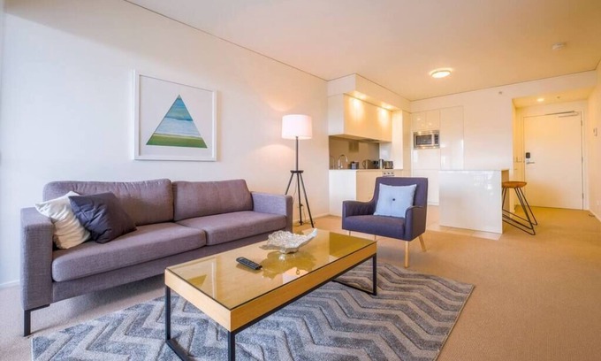 Bowen Hills Apartment | 1Bedroom Apartment with Pool & Gym - Sleeps 2