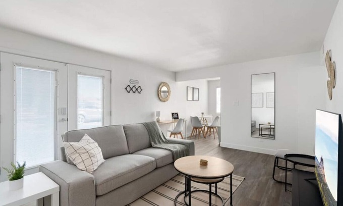 Encanto Apartment | 1Bedroom + Parking & WiFi | Close to Chase Field