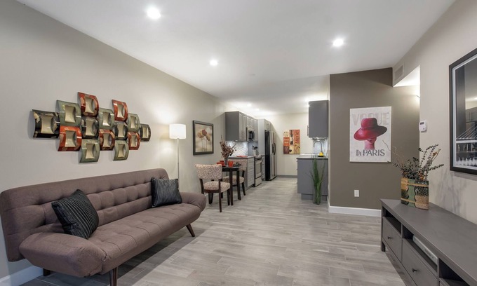 Oak Lawn Condo | 1BR 1BA Near Uptown and Medical Center