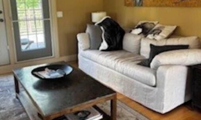 Bearspaw Apartment | 1BR 1Bath Home in Calgary.