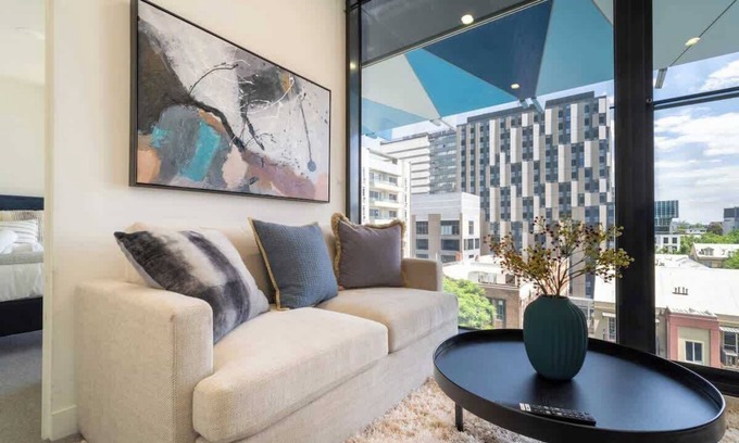 Carlton South Apartment | 1BR Apt in Clayton Mel CBD with City view