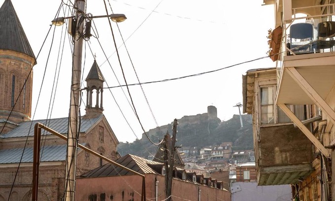 Tbilisi City Centre Apartment | 1BR Apt in Old Tbilisi Near Liberty Square - By Wehost