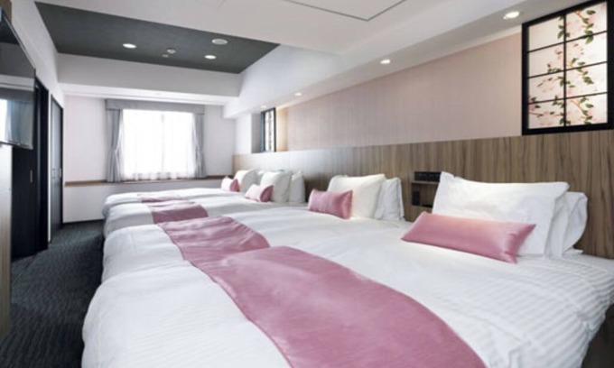 Hyakunincho Hotel | 1BR Family Suite hotel with WiFi, AC in enchanting Shinjuku City