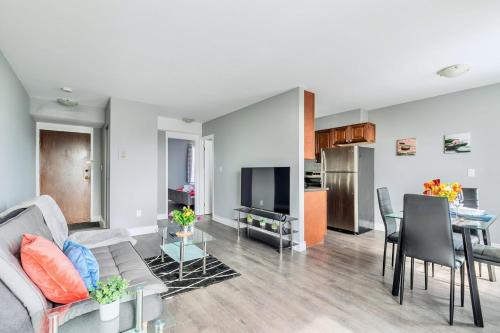 Rosedale Apartment | 1BR Glenview West Apt with Patio - Near Downtown