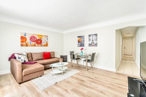Hamilton Apartment | 1BR Modern Apt in Corktown Hamilton