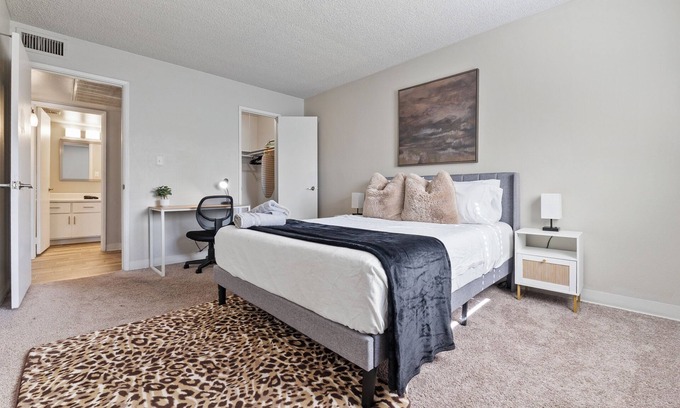 Mesa Apartment | 1BR/Pool/Gym/1 Mi To Banner Hospital