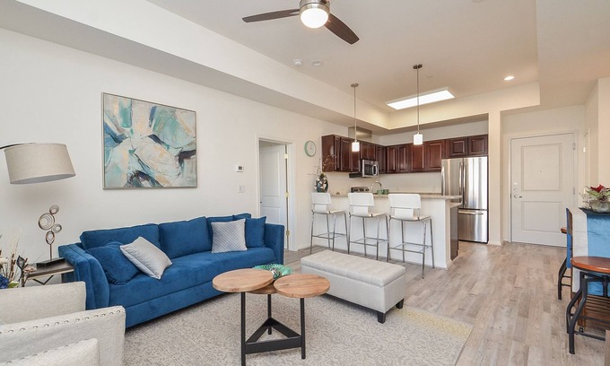 Katy Condo | 1C| *Holiday Special* Cozy home in a Lifestyle Center| Home Away from Home|