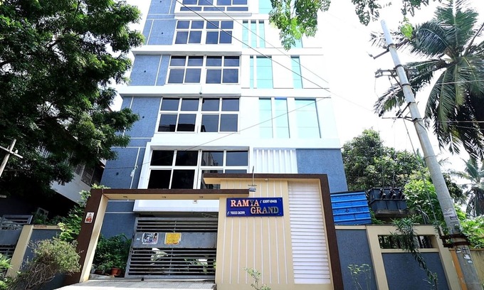 Visakhapatnam Apartment | 1st floor 3-bedroom beachfront apartment in Visakhapatnam with AC, WiFi