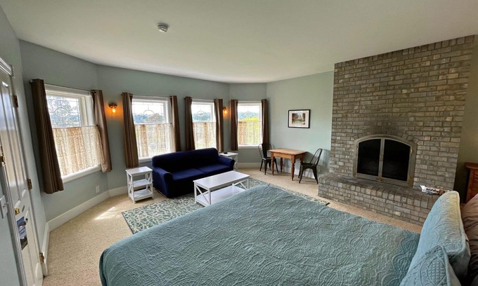 Lopez Island Apartment | #1TripAdvisor-Waterviews-Fireplace-King Bed-Soaking Tub β΄π
π₯π