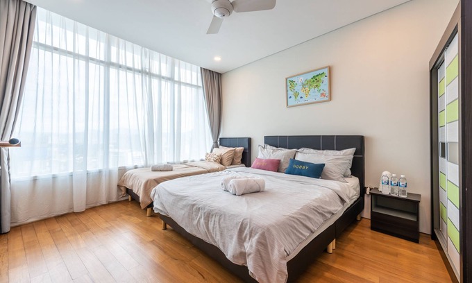Kuala Lumpur City Centre Condo | 2-10 pax | 5 mins walk to KLCC Twin Tower