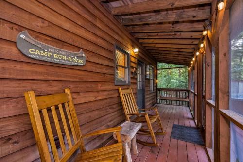 West Jefferson House | 2 Bd Cabin with Hot Tub, Direct Hiking Trail to New River