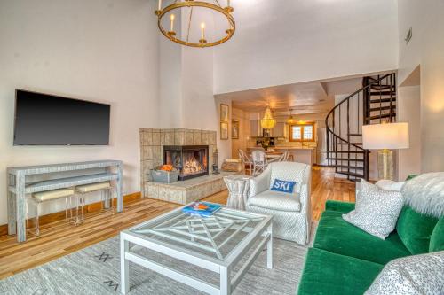Avon Apartment | 2 Bed 2 Bath Apartment in Avon