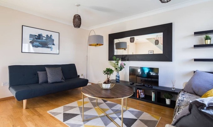 Fulham Apartment | 2 Bed Apartment with Garden in Fulham
