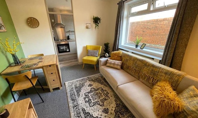 Grangetown Apartment | 2 bed Central Cardiff Apartment - sleeps five!