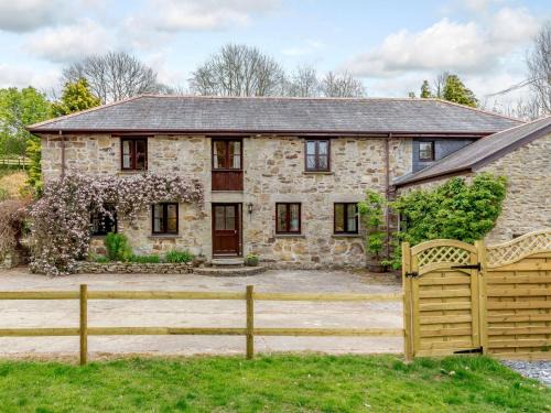 St Austell House | 2 Bed in Charlestown 82609