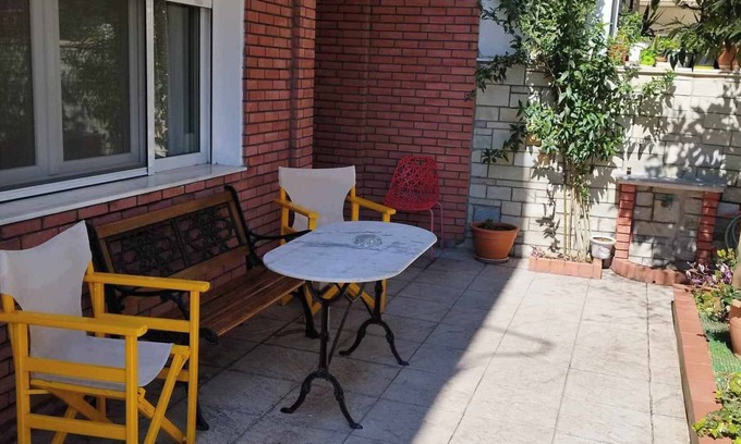 Stavroupoli Apartment | 2-bedroom a living room apartment with yard and parking stasion at Thessaloniki