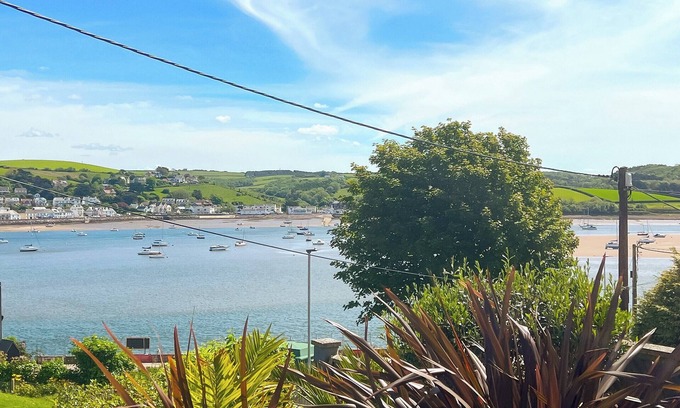 Appledore Cottage | 2 bedroom accommodation in Appledore
