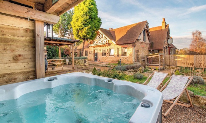 Maidstone Cottage | 2 bedroom accommodation in Otham, near Maidstone
