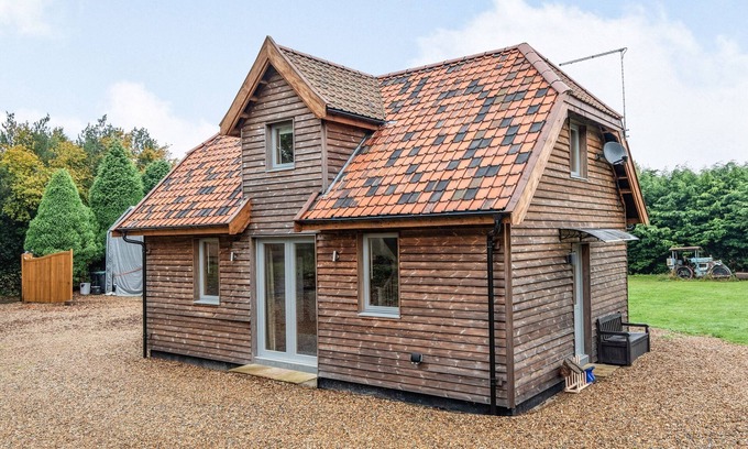 Fairseat Cottage | 2 bedroom accommodation in Harvel, near Gravesend