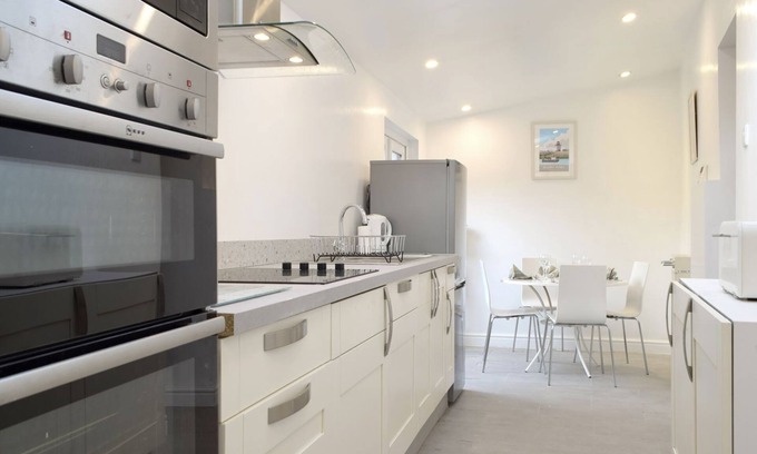 Ferryside Cottage | 2 bedroom accommodation in Ferryside, near Laugharne and Llansteffan