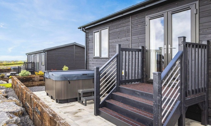 Kilgetty Ski Chalet | 2 bedroom accommodation in Kilgetty
