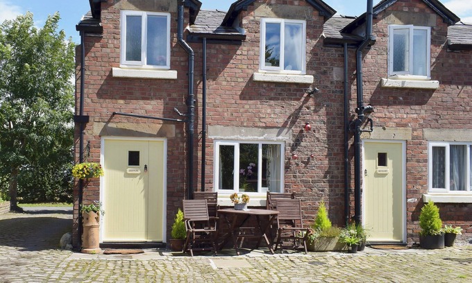 Ormskirk Cottage | 2 bedroom accommodation in Burscough, near Southport
