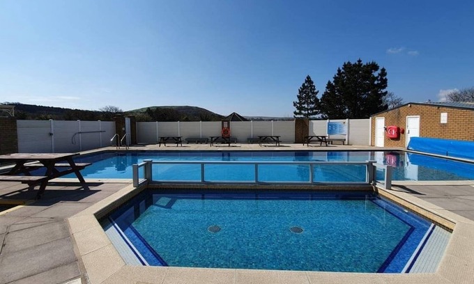 Llanrhidian House | 2 bedroom accommodation in Swansea