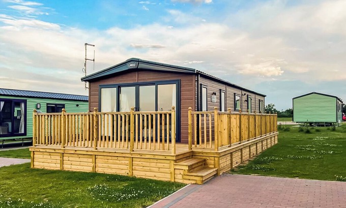 Tunstall Ski Chalet | 2 bedroom accommodation in Tunstall, Nr Hull
