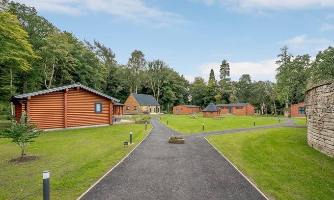Annbank Ski Chalet | 2 bedroom accommodation in Annbank, Ayr