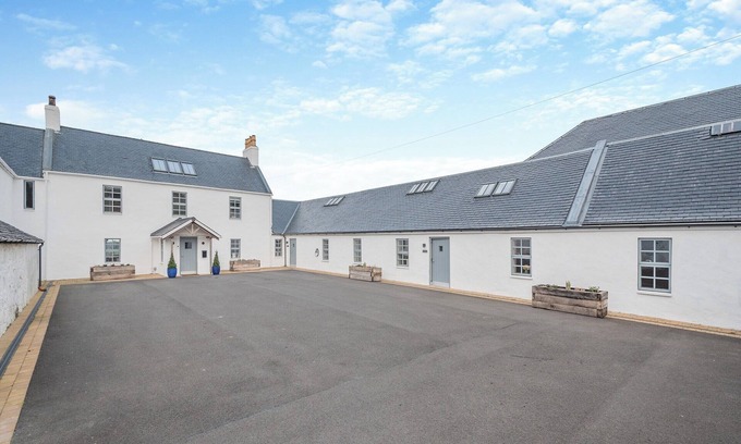 Ayr Cottage | 2 bedroom accommodation in Ayr