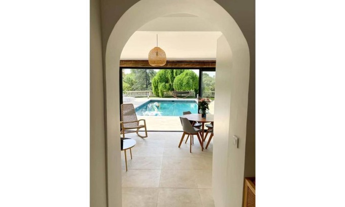 Flayosc Apartment | 2-bedroom apartment overlooking the pool