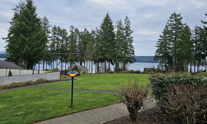 Union Condo | 2-bedroom condo with fitness room, WiFi in beautiful Union, WA. private beach.
